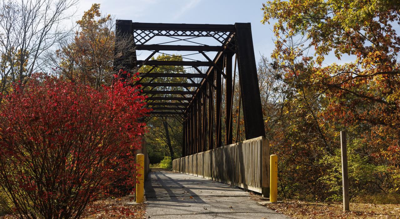 徜徉于风景秀丽的 Stinson Creek Trail Railroad Bridge 铁路桥上 徜徉于风景秀丽的 Stinson Creek Trail Railroad Bridge 铁路桥上