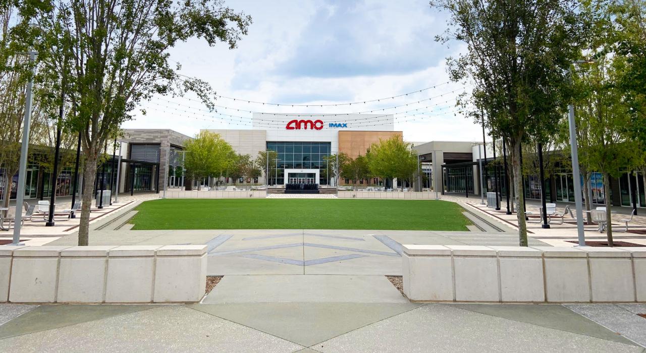 Metropark Square 广场的人气购物中心，这是一个集购物、餐饮和娱乐于一体的活动中心