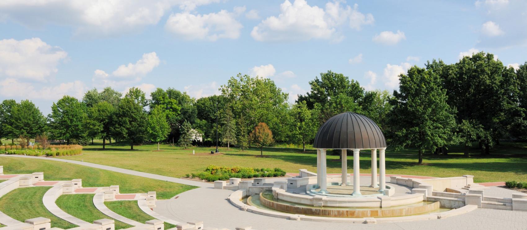 卡梅尔卡克斯赫公园室外音乐凉亭幽静晴朗的一天