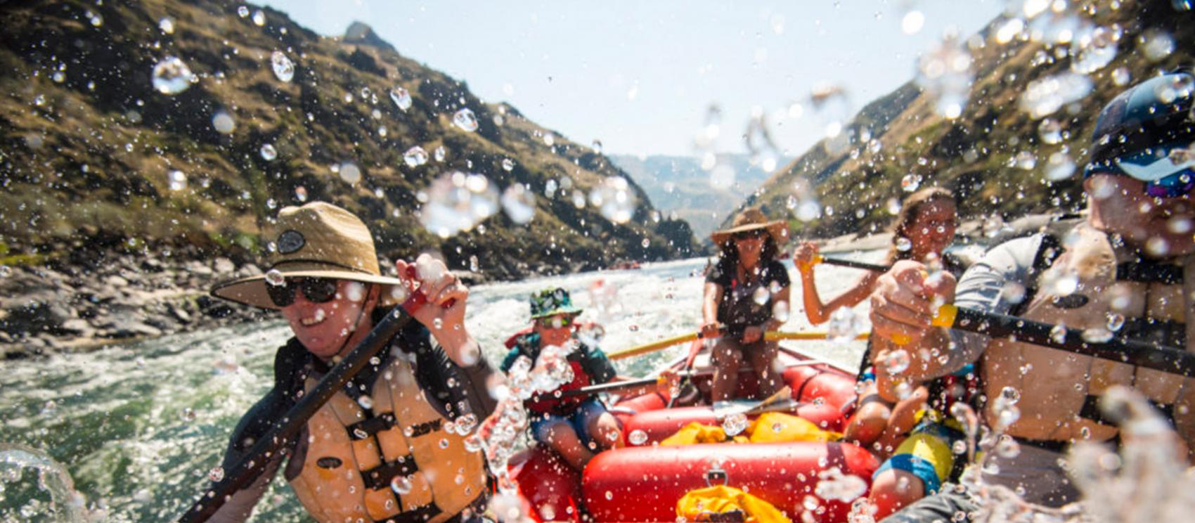 在下鲑鱼河体验白水漂流