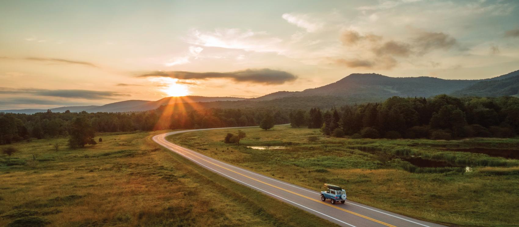 在迦南山谷的荒野中展开公路旅行