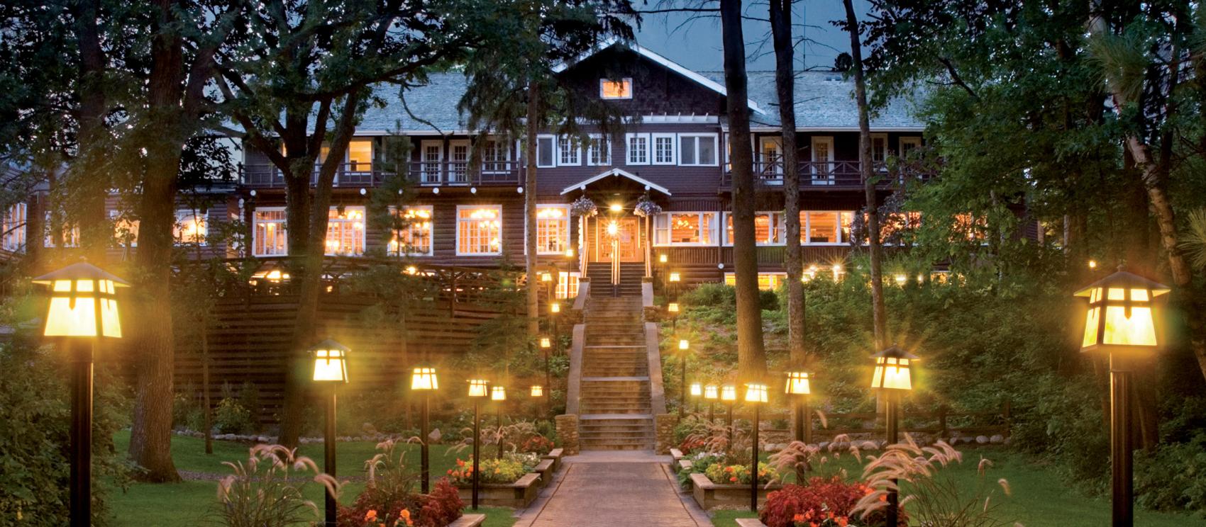历史悠久的湖畔庄园 Grand View Lodge 温泉和高尔夫度假区的宁静夜晚 历史悠久的湖畔庄园 Grand View Lodge 温泉和高尔夫度假区的宁静夜晚