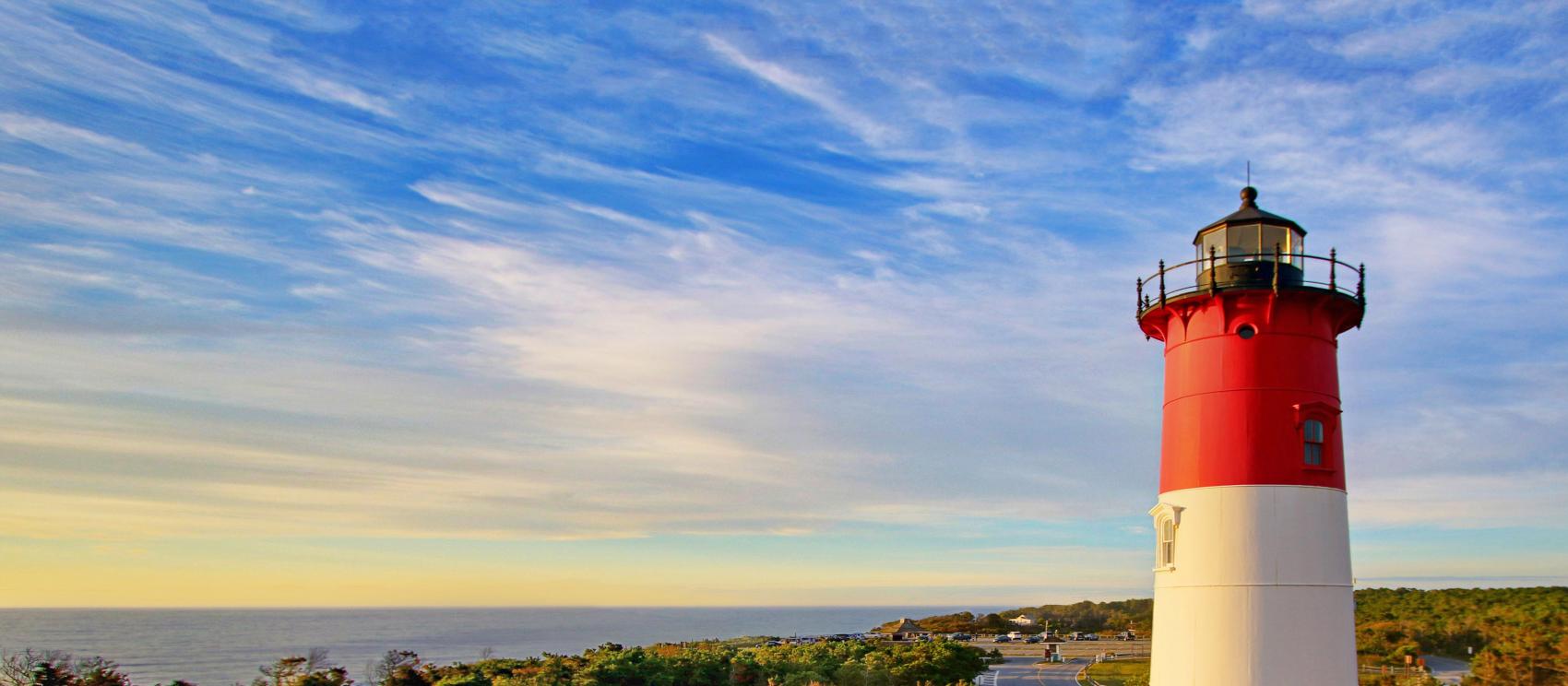 伊斯塔木附近的科德角国家海岸的 Nauset Light 灯塔